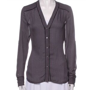 Vince 100% Silk V-Neck Blouse Sz Small Navy Black Print Elegant Career Top